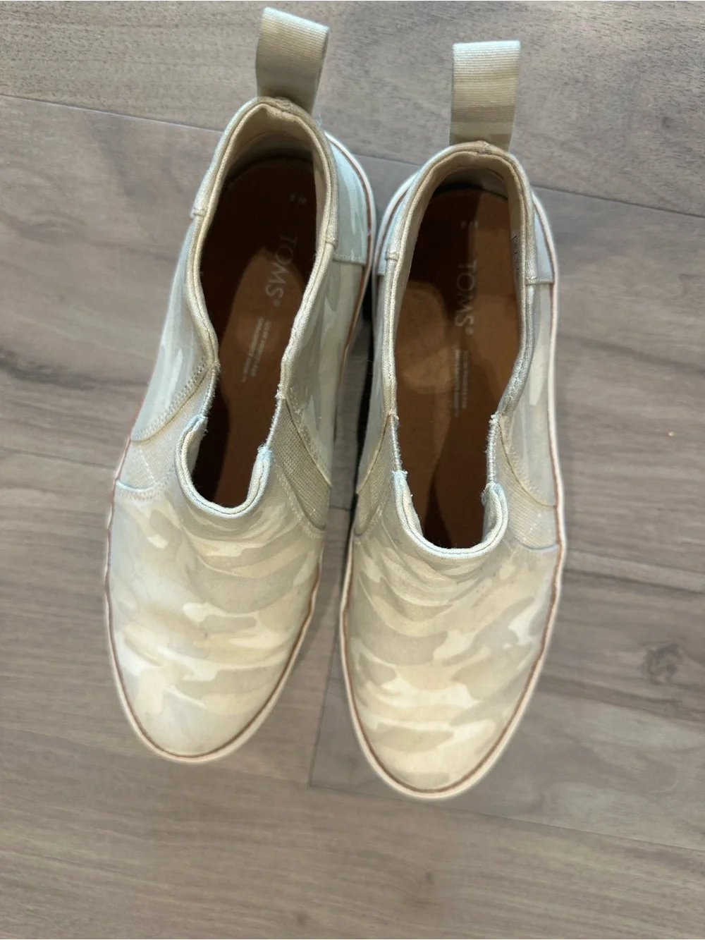 Toms Kids Slip-On Camouflage Boots in Beige